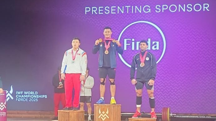 2952menpora-erick-apresiasi-prestasi-rizky-juniansyah-raih-medali-emas-dan-pecah-rekor-kelas-79-kg-di-iwf-world-championship-2025