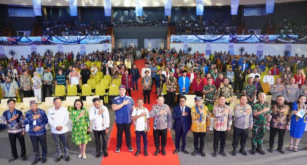 6686menpora-dito-hadiri-seremonial-pembukaan-kongres-xxxix-gmki-di-samarinda