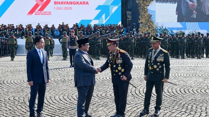 8430menpora-dito-hadiri-upacara-dan-syukuran-hari-bhayangkara-ke-79-di-monas