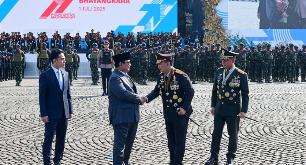 8430menpora-dito-hadiri-upacara-dan-syukuran-hari-bhayangkara-ke-79-di-monas